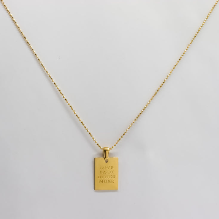 Engraved Square Halskette